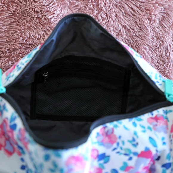 Fila Sport Filatech Sprinter Pink Floral Medium Size Duffle Gym Bag - Picture 5 of 5